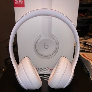 Beats by Dre - Beats solo 3 wireless headphones